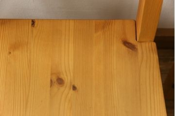 ダイニングチェアをリペア&カスタム!希望の座面高になるよう脚を下からカット。色味は本体に合わせ着色。 (板座チェア、椅子)