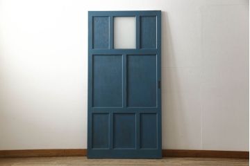 ドアをリペア&カスタム!高さと幅をリサイズし、引き戸仕様へ。上段中央の1マスにすりガラスをはめ込み、葵戸引手・戸車を取り付け。(扉、建具)