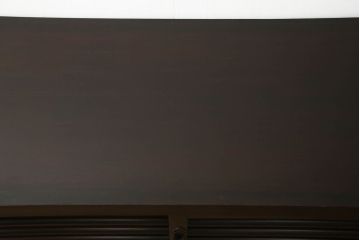 水屋箪笥サイドボードをリペア&カスタム!上下框をそれぞれカットしリサイズ。框の耳をフラットになるようカットし、カットした面は色合わせ。底の四つ角にフェルトを貼り付け。(キャビネット、収納棚、戸棚)