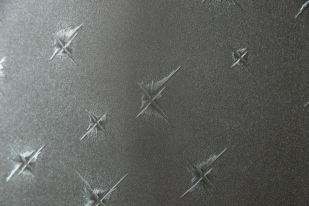 ガラス帯戸3枚をリペア&カスタム!高さをサイズし、調整式のV型戸車を取り付け。本体は現状の色味を活かして仕上げ。(建具、引き戸)