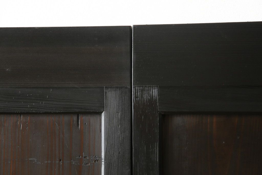 ガラス帯戸3枚をリペア&カスタム!高さをサイズし、調整式のV型戸車を取り付け。本体は現状の色味を活かして仕上げ。(建具、引き戸)