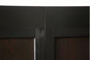 ガラス帯戸3枚をリペア&カスタム!高さをサイズし、調整式のV型戸車を取り付け。本体は現状の色味を活かして仕上げ。(建具、引き戸)