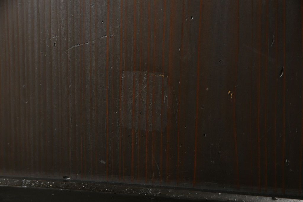 ガラス帯戸3枚をリペア&カスタム!高さをサイズし、調整式のV型戸車を取り付け。本体は現状の色味を活かして仕上げ。(建具、引き戸)