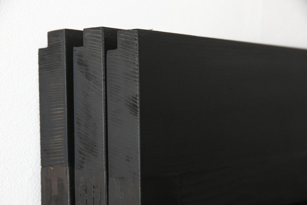 ガラス帯戸3枚をリペア&カスタム!高さをサイズし、調整式のV型戸車を取り付け。本体は現状の色味を活かして仕上げ。(建具、引き戸)