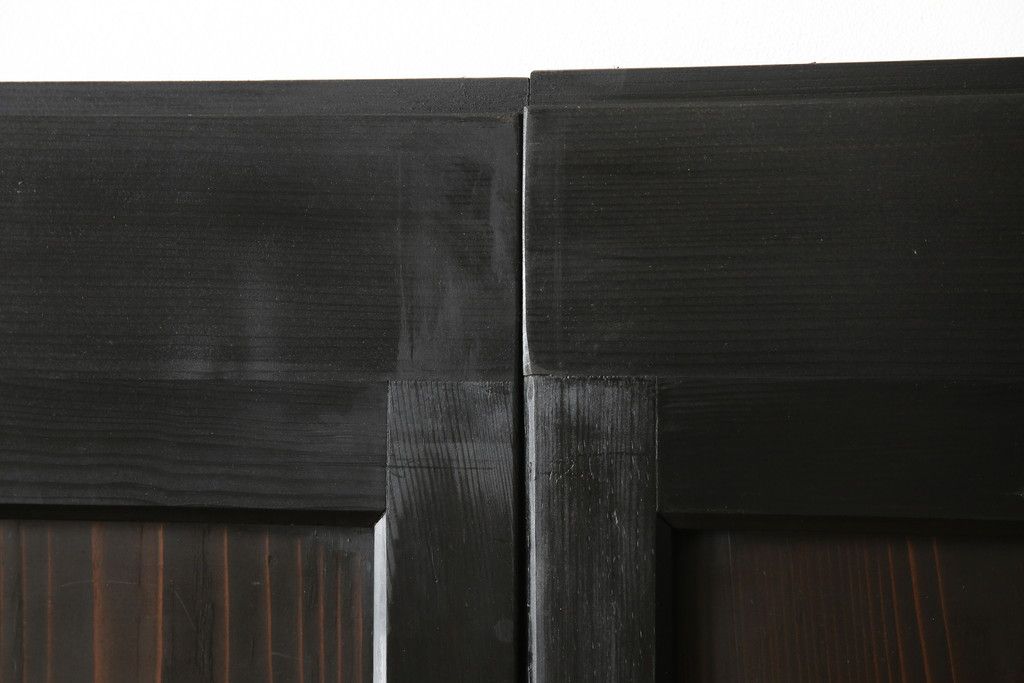 ガラス帯戸3枚をリペア&カスタム!高さをサイズし、調整式のV型戸車を取り付け。本体は現状の色味を活かして仕上げ。(建具、引き戸)