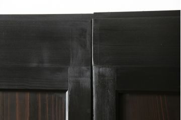 ガラス帯戸3枚をリペア&カスタム!高さをサイズし、調整式のV型戸車を取り付け。本体は現状の色味を活かして仕上げ。(建具、引き戸)