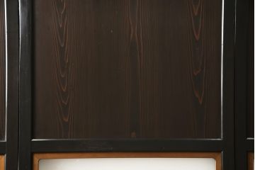 ガラス帯戸3枚をリペア&カスタム!高さをサイズし、調整式のV型戸車を取り付け。本体は現状の色味を活かして仕上げ。(建具、引き戸)