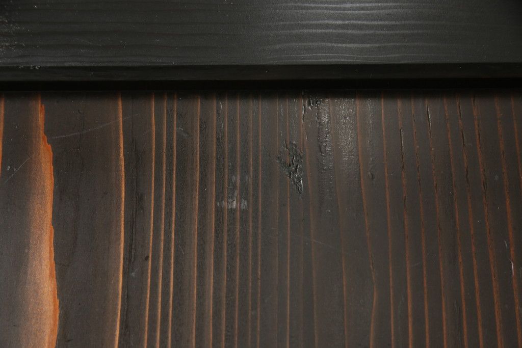 ガラス帯戸3枚をリペア&カスタム!高さをサイズし、調整式のV型戸車を取り付け。本体は現状の色味を活かして仕上げ。(建具、引き戸)