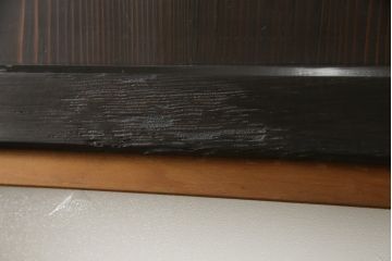 ガラス帯戸3枚をリペア&カスタム!高さをサイズし、調整式のV型戸車を取り付け。本体は現状の色味を活かして仕上げ。(建具、引き戸)