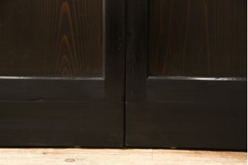 ガラス帯戸3枚をリペア&カスタム!高さをサイズし、調整式のV型戸車を取り付け。本体は現状の色味を活かして仕上げ。(建具、引き戸)