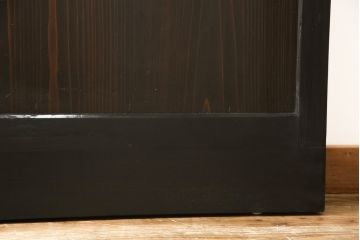 ガラス帯戸3枚をリペア&カスタム!高さをサイズし、調整式のV型戸車を取り付け。本体は現状の色味を活かして仕上げ。(建具、引き戸)