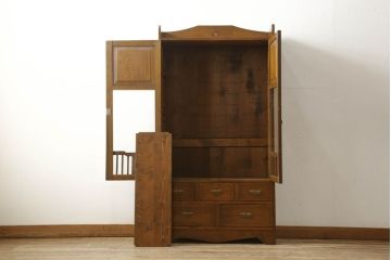 ブックケースをリペア&カスタム!欠損部分のガラスを交換し、棚受けと棚板2枚新規製作。修繕箇所・内部は本体と馴染ませて、現状のお品物に合わせて1トーン程落ち着いた色に着色。(本箱、戸棚、キャビネット)