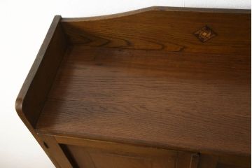 ブックケースをリペア&カスタム!欠損部分のガラスを交換し、棚受けと棚板2枚新規製作。修繕箇所・内部は本体と馴染ませて、現状のお品物に合わせて1トーン程落ち着いた色に着色。(本箱、戸棚、キャビネット)