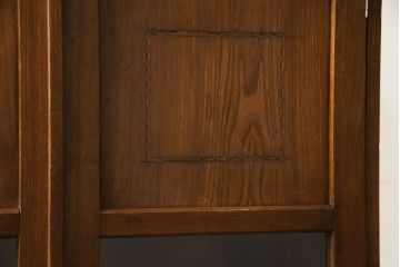 ブックケースをリペア&カスタム!欠損部分のガラスを交換し、棚受けと棚板2枚新規製作。修繕箇所・内部は本体と馴染ませて、現状のお品物に合わせて1トーン程落ち着いた色に着色。(本箱、戸棚、キャビネット)