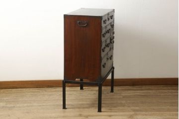 米沢小箪笥をリペア&カスタム!高さ・幅を調整して鉄脚を取り付け、現状のお品物に合わせて1トーン程落ち着いた色に着色。(枕箪笥、和タンス、小物収納、引き出し、整理箪笥、時代箪笥)