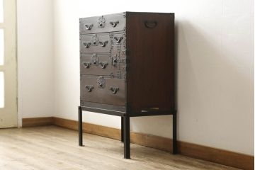 米沢小箪笥をリペア&カスタム!高さ・幅を調整して鉄脚を取り付け、現状のお品物に合わせて1トーン程落ち着いた色に着色。(枕箪笥、和タンス、小物収納、引き出し、整理箪笥、時代箪笥)