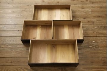 米沢小箪笥をリペア&カスタム!高さ・幅を調整して鉄脚を取り付け、現状のお品物に合わせて1トーン程落ち着いた色に着色。(枕箪笥、和タンス、小物収納、引き出し、整理箪笥、時代箪笥)