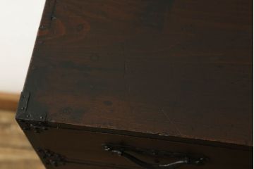 米沢小箪笥をリペア&カスタム!高さ・幅を調整して鉄脚を取り付け、現状のお品物に合わせて1トーン程落ち着いた色に着色。(枕箪笥、和タンス、小物収納、引き出し、整理箪笥、時代箪笥)