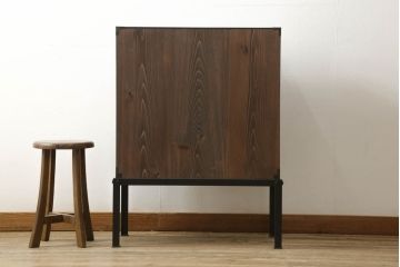 米沢小箪笥をリペア&カスタム!高さ・幅を調整して鉄脚を取り付け、現状のお品物に合わせて1トーン程落ち着いた色に着色。(枕箪笥、和タンス、小物収納、引き出し、整理箪笥、時代箪笥)