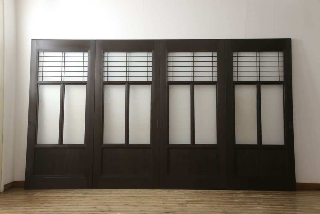 ガラス戸4枚をリペア&カスタム!高さと幅をリサイズし、ダークブラウン色に着色。(引き戸、建具)