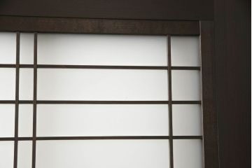 ガラス戸4枚をリペア&カスタム!高さと幅をリサイズし、ダークブラウン色に着色。(引き戸、建具)