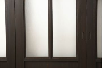 ガラス戸4枚をリペア&カスタム!高さと幅をリサイズし、ダークブラウン色に着色。(引き戸、建具)