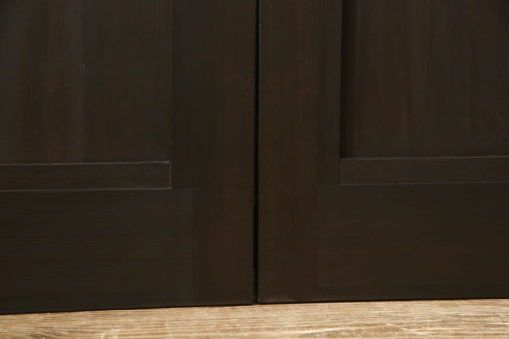 ガラス戸4枚をリペア&カスタム!高さと幅をリサイズし、ダークブラウン色に着色。(引き戸、建具)