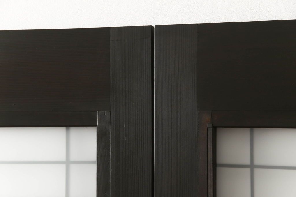 ガラス戸4枚をリペア&カスタム!高さと幅をリサイズし、ダークブラウン色に着色。(引き戸、建具)