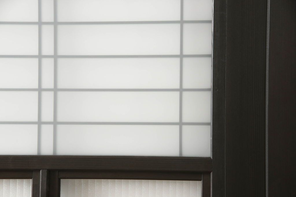 ガラス戸4枚をリペア&カスタム!高さと幅をリサイズし、ダークブラウン色に着色。(引き戸、建具)