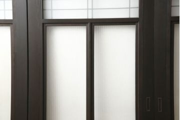 ガラス戸4枚をリペア&カスタム!高さと幅をリサイズし、ダークブラウン色に着色。(引き戸、建具)