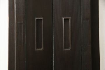 ガラス戸4枚をリペア&カスタム!高さと幅をリサイズし、ダークブラウン色に着色。(引き戸、建具)