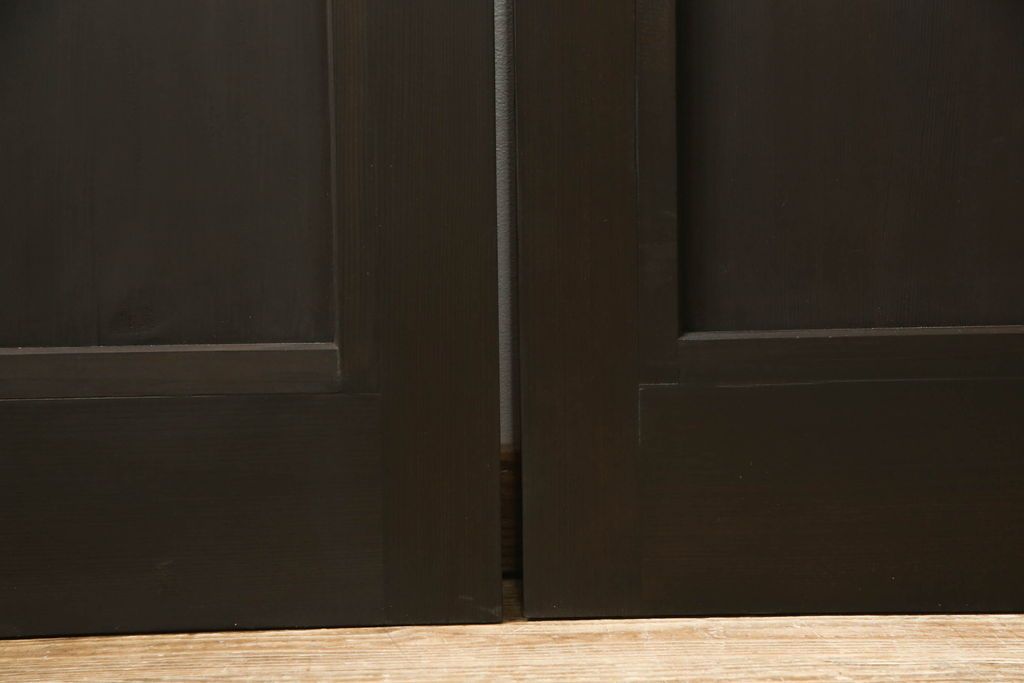 ガラス戸4枚をリペア&カスタム!高さと幅をリサイズし、ダークブラウン色に着色。(引き戸、建具)