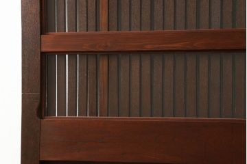 蔵戸をリペア&カスタム!格子裏面にガラスを組み入れ、表面は漆塗りを活かし、裏面は表面と近しい雰囲気になるよう着色。(玄関戸、玄関ドア、引き戸)