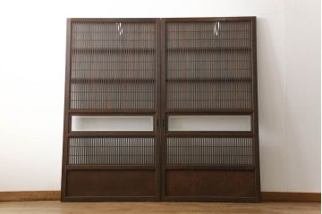 格子ガラス戸2枚をリペア&カスタム!高さと幅をリサイズし、V字戸車を取り付け、付け足した部材や、カットした面は本体の色味に合わせて着色。(引き戸、ガラス帯戸)