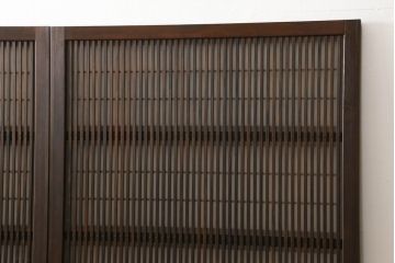 格子ガラス戸2枚をリペア&カスタム!高さと幅をリサイズし、V字戸車を取り付け、付け足した部材や、カットした面は本体の色味に合わせて着色。(引き戸、ガラス帯戸)