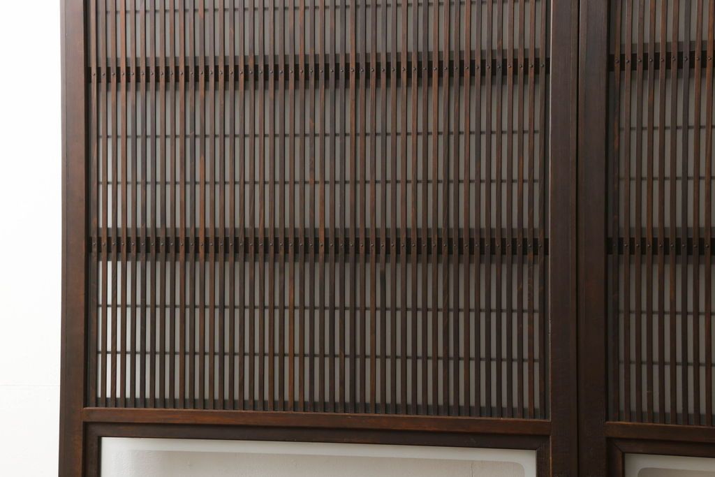 格子ガラス戸2枚をリペア&カスタム!高さと幅をリサイズし、V字戸車を取り付け、付け足した部材や、カットした面は本体の色味に合わせて着色。(引き戸、ガラス帯戸)