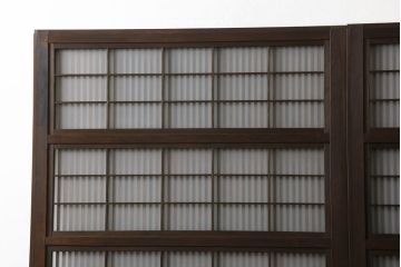 格子ガラス戸2枚をリペア&カスタム!高さと幅をリサイズし、V字戸車を取り付け、付け足した部材や、カットした面は本体の色味に合わせて着色。(引き戸、ガラス帯戸)