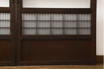 格子ガラス戸2枚をリペア&カスタム!高さと幅をリサイズし、V字戸車を取り付け、付け足した部材や、カットした面は本体の色味に合わせて着色。(引き戸、ガラス帯戸)