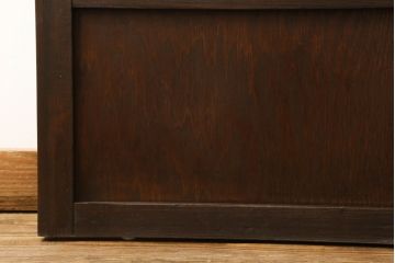 格子ガラス戸2枚をリペア&カスタム!高さと幅をリサイズし、V字戸車を取り付け、付け足した部材や、カットした面は本体の色味に合わせて着色。(引き戸、ガラス帯戸)