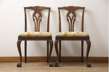 ダイニングチェア2脚をリペア&カスタム!座面生地をご希望の生地に張替え。本体は現状の色味を活かして仕上げ、修繕箇所は本体と馴染むように。(椅子、イス)