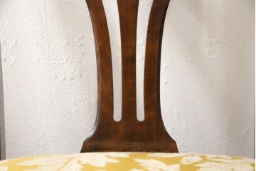 ダイニングチェア4脚をリペア&カスタム!座面生地をご希望の生地に張替え。本体は現状の色味を活かして仕上げ、修繕箇所は本体と馴染むように。(椅子、イス)