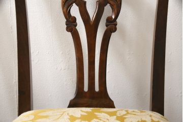 ダイニングチェア4脚をリペア&カスタム!座面生地をご希望の生地に張替え。本体は現状の色味を活かして仕上げ、修繕箇所は本体と馴染むように。(椅子、イス)