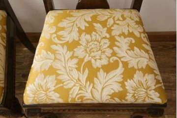 ダイニングチェア4脚をリペア&カスタム!座面生地をご希望の生地に張替え。本体は現状の色味を活かして仕上げ、修繕箇所は本体と馴染むように。(椅子、イス)