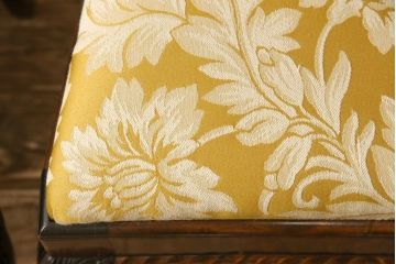 ダイニングチェア4脚をリペア&カスタム!座面生地をご希望の生地に張替え。本体は現状の色味を活かして仕上げ、修繕箇所は本体と馴染むように。(椅子、イス)