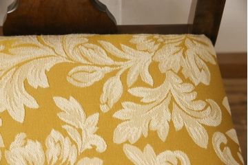 ダイニングチェア4脚をリペア&カスタム!座面生地をご希望の生地に張替え。本体は現状の色味を活かして仕上げ、修繕箇所は本体と馴染むように。(椅子、イス)