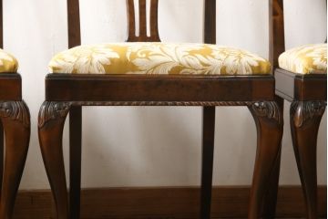 ダイニングチェア4脚をリペア&カスタム!座面生地をご希望の生地に張替え。本体は現状の色味を活かして仕上げ、修繕箇所は本体と馴染むように。(椅子、イス)