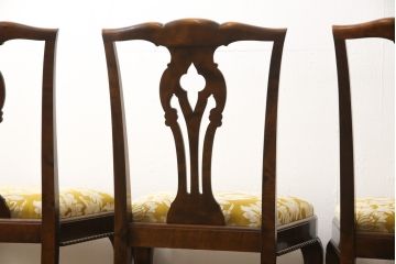 ダイニングチェア4脚をリペア&カスタム!座面生地をご希望の生地に張替え。本体は現状の色味を活かして仕上げ、修繕箇所は本体と馴染むように。(椅子、イス)