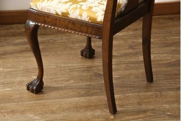 ダイニングチェア4脚をリペア&カスタム!座面生地をご希望の生地に張替え。本体は現状の色味を活かして仕上げ、修繕箇所は本体と馴染むように。(椅子、イス)