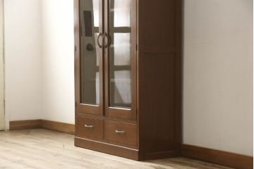 ブックケースの見た目を変えずに綺麗にリペア!現状のお品物に合わせて1トーン程落ち着いた色に着色。(本箱)