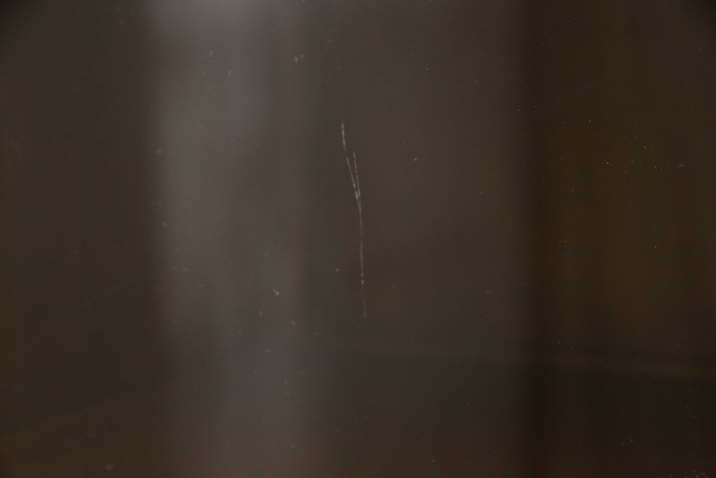 ブックケースの見た目を変えずに綺麗にリペア!現状のお品物に合わせて1トーン程落ち着いた色に着色。(本箱)